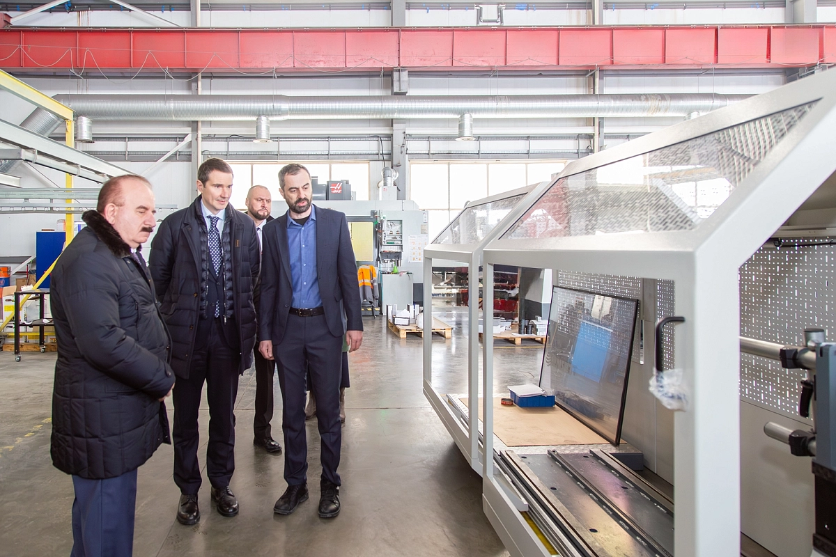 ehkskursiya-na-proizvodstvo-ehnset-dlya-zamministra-nauki-i-vysshego-obrazovaniya-rf-denisa-sekirinskogo_2