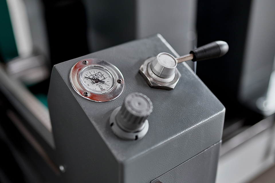 Станок для балансировки роторов массой до 1500 кгДБР-1500ДЗ от производителя ООО Энсет